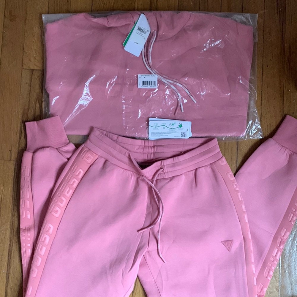 Pink Guess Sweatsuit - Picture 1 of 4